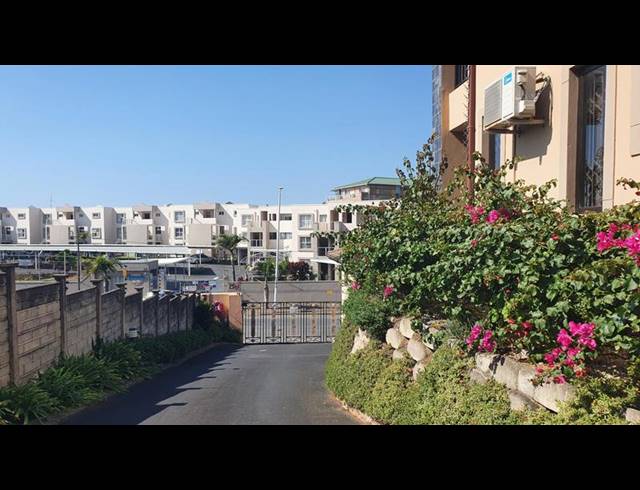 2 BEDROOM APARTMENT FOR SALE IN MARGATE BEACH